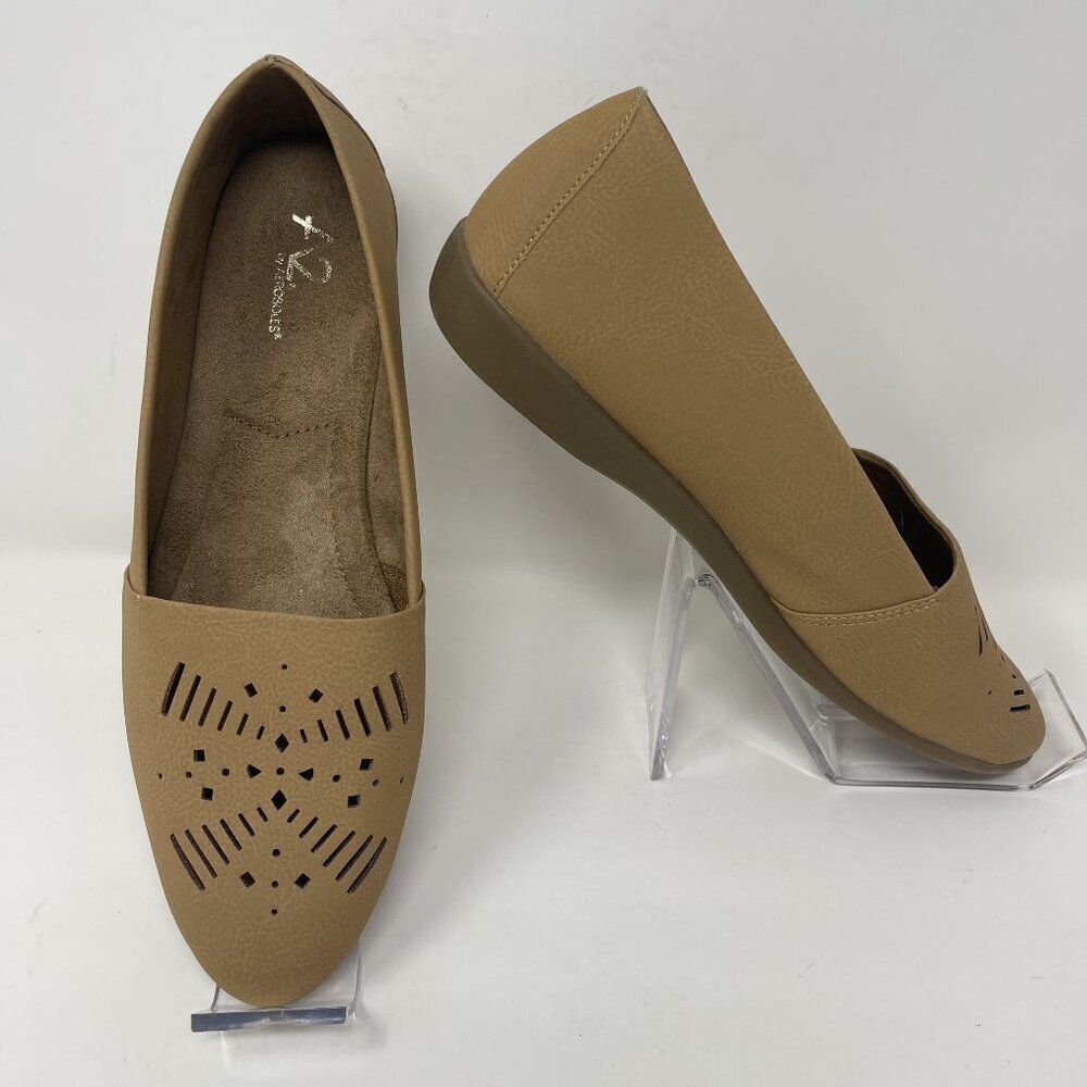 A2 Brown Slip-On Loafers US 10 Perforated Design, NEW